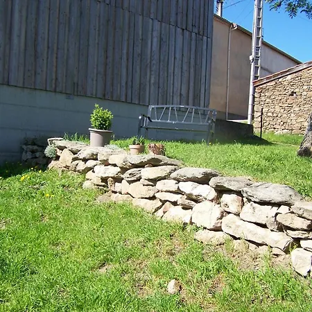 Charmante Maison Avec Poele Et Salon Ombrage A - Fr-1-496-261